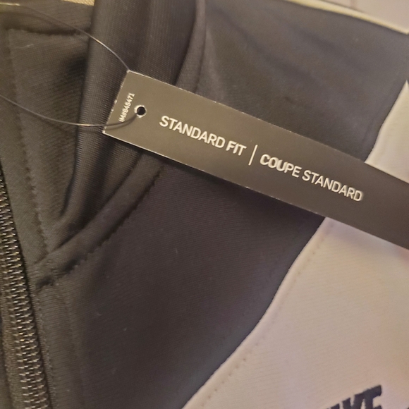 Nike Full Zip Women's Jacket - Picture 10 of 15